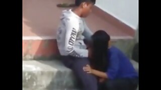 A bimbo muter karo dildo